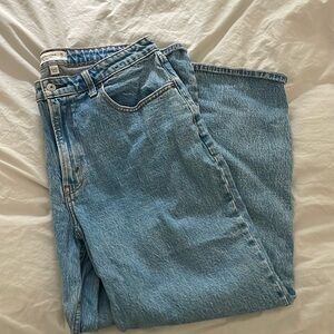 Abercrombie & Fitch 90s relaxed jean in high rise 32/14s
